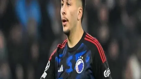 “热议NBA：4000记三分背后的含义揭晓！雷艾联手或不及库里，西蒙斯要超神需7200年？”